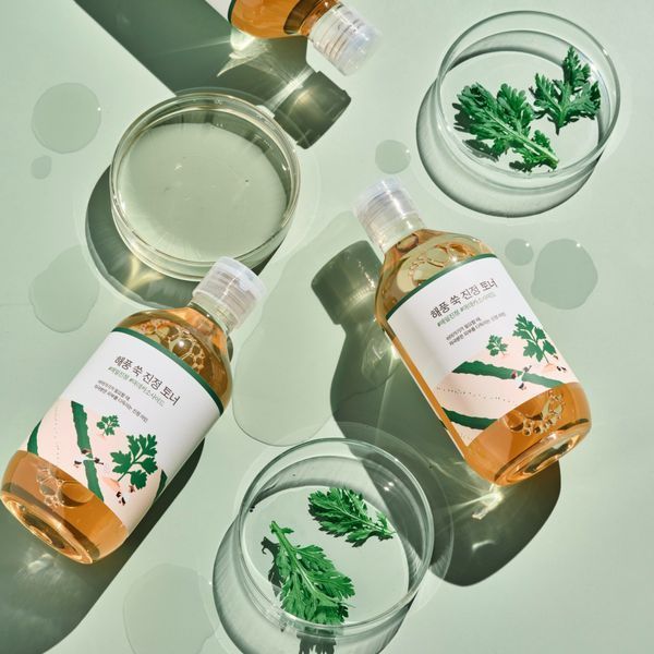 Заспокійливий тонер з морським полином ROUND LAB Mugwort Calming Toner 300 ml Заспокійливий тонер з морським полином ROUND LAB Mugwort Calming Toner 300 ml фото